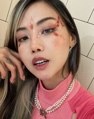 if u like melovemealot too