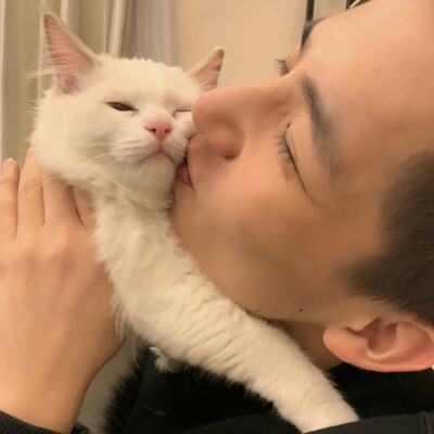 头像丨男头 靠近阳光里 什么也不用想