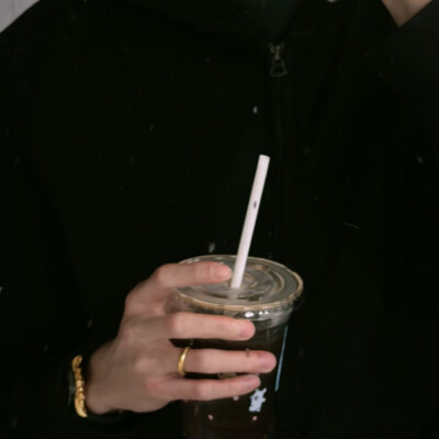 头像丨男头 靠近阳光里 什么也不用想