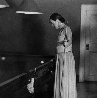 20s打台球的民国女人