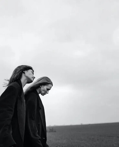 黑白双人参考图