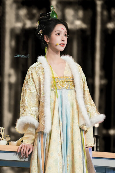 cr.胡萝卜雨丨陈都灵