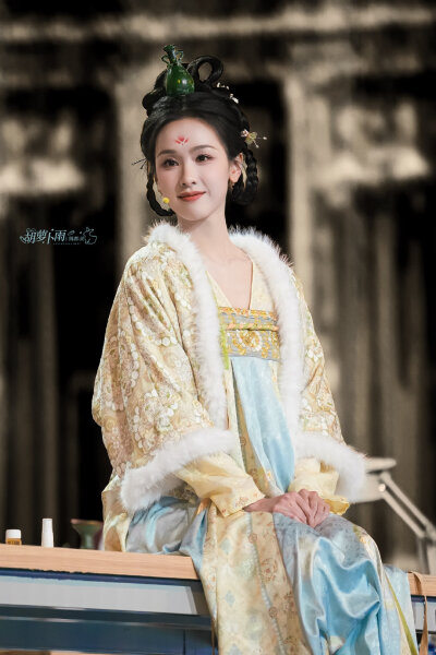 cr.胡萝卜雨丨陈都灵