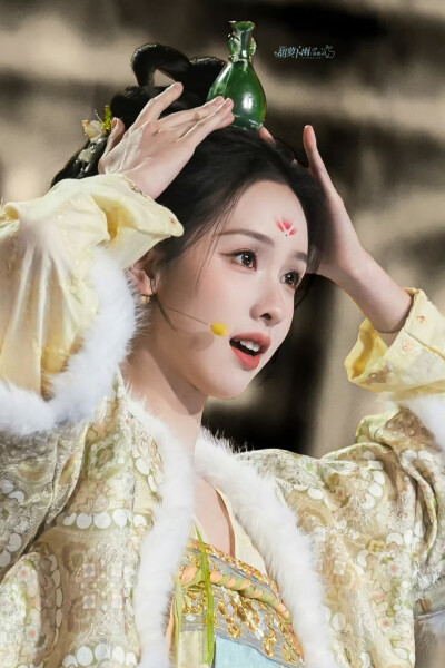 cr.胡萝卜雨丨陈都灵