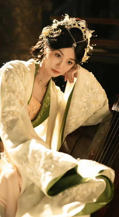 胡意旋《成何体统》谢永儿