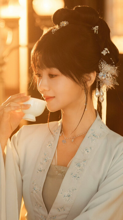 胡意旋《成何体统》谢永儿