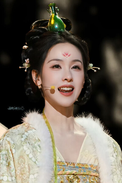 cr.胡萝卜雨丨陈都灵