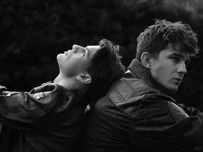 黑白双人参考图