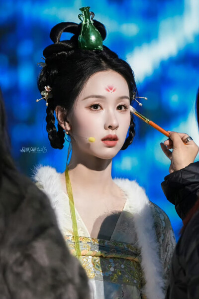 cr.胡萝卜雨丨陈都灵