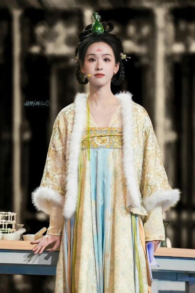 cr.胡萝卜雨丨陈都灵