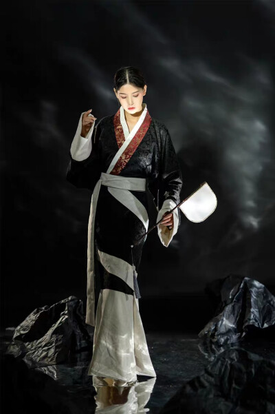 佛伦汉服战国袍复原曲裾