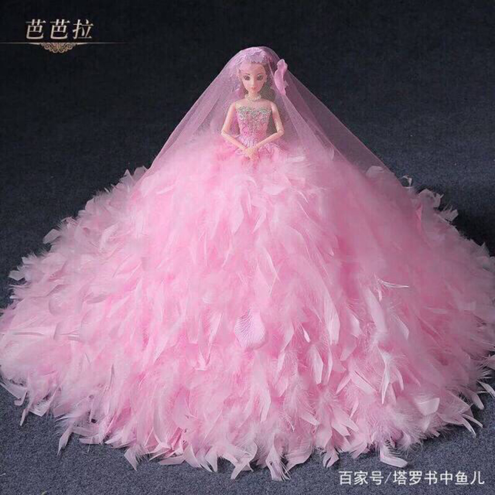 美丽的婚纱娃娃