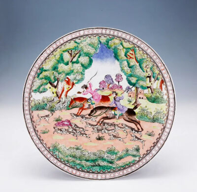 19世纪 釉陶西洋人物狩猎图大盘
上海观复博物馆藏
