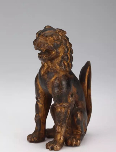 明代  铜鎏金狻猊（“报恩谢德”款 ）
观复博物馆藏
