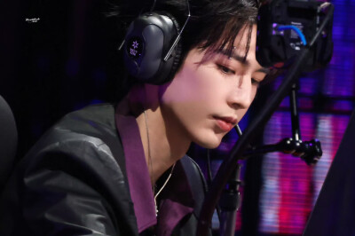 cr.Heartthrob-张凌赫