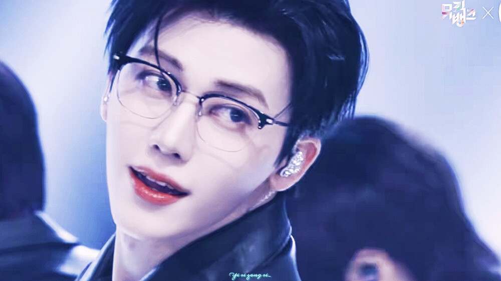 罗渽民橙光素材