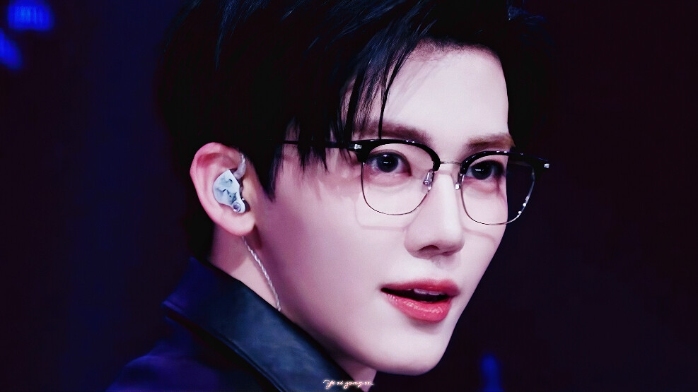 罗渽民橙光素材