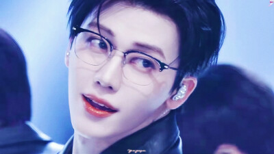 罗渽民橙光素材