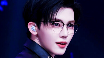 罗渽民橙光素材