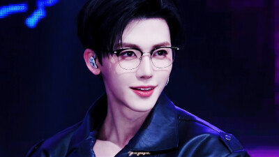 罗渽民橙光素材