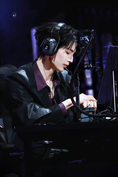 cr.PUPPY1230丨张凌赫