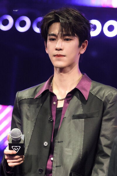 cr.Heartthrob-张凌赫