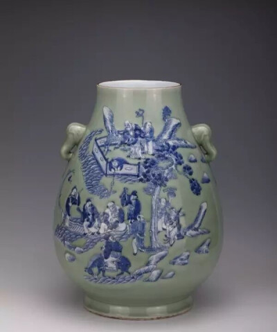 清乾隆 豆青釉青花加白八仙祝寿纹象耳尊
观复博物馆藏
