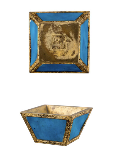 明代 铜鎏金孔雀蓝方斗
观复博物馆藏
