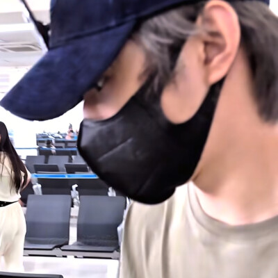 虹之间