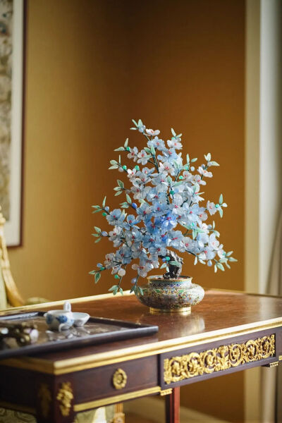 20世纪中国创汇时期出品宝相花纹景泰蓝盆装饰「蓝韵樱花」珍宝像生盆景