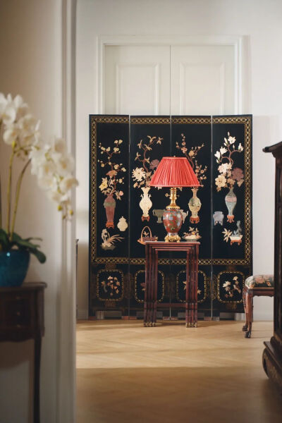 20世纪中国创汇时期出品「博古清供」主题硬石镶嵌屏风