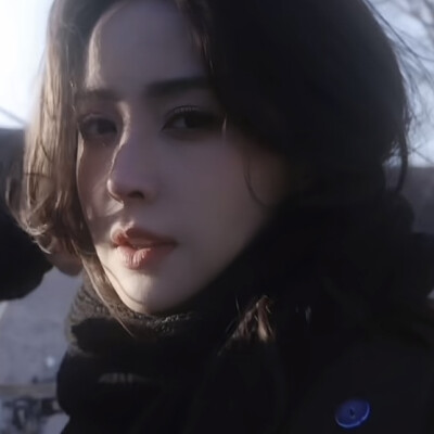 炽热的阳光舔瘦了河水