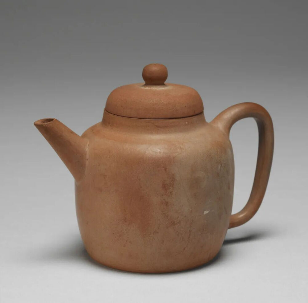 清 道光 “风月依然似去年 孟臣制”款紫砂壺
台北故宫博物院藏
