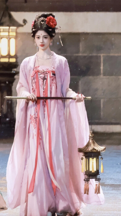 月鳞绮纪 露芜衣