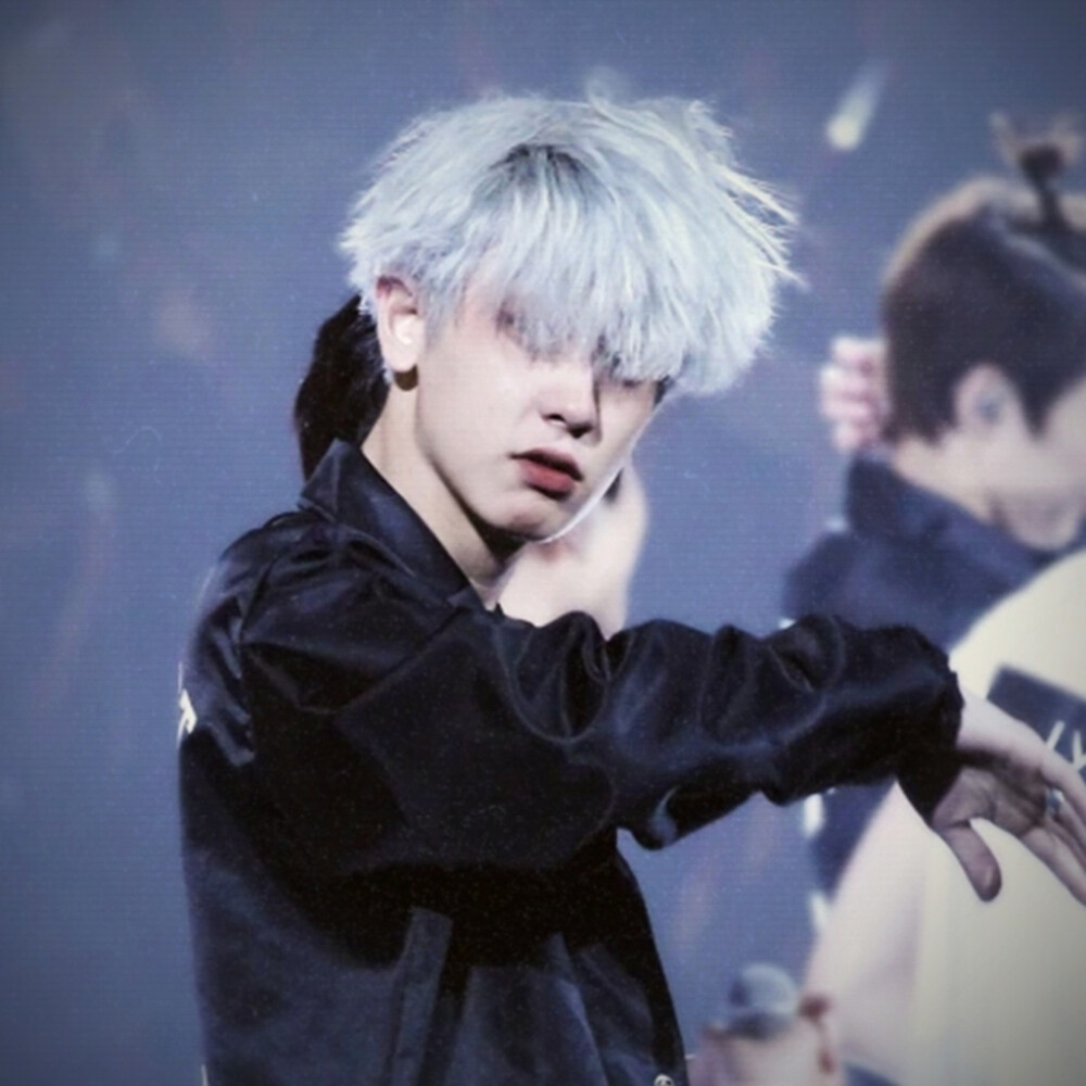 在网盘里翻到了22年的图