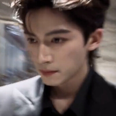 在你的盲点里寸步不移