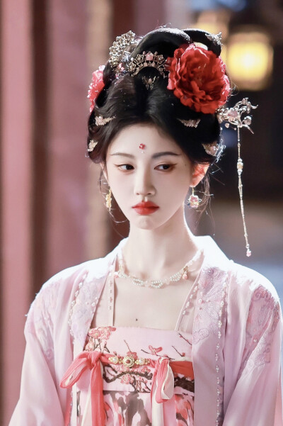 月鳞绮纪 露芜衣