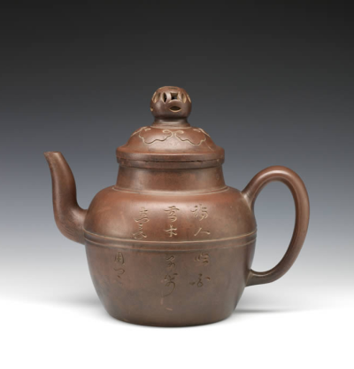 明 陈用卿制 弦纹金钱如意壶
香港茶具文物馆藏
