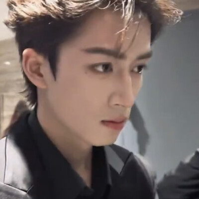 在你的盲点里寸步不移