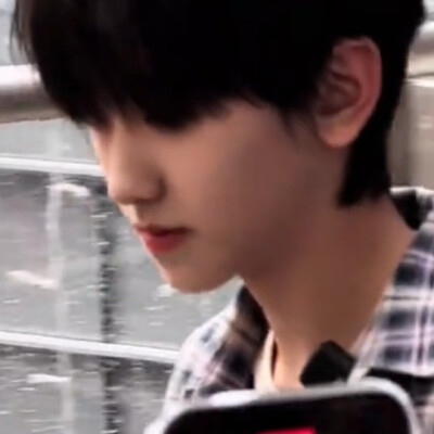 我截头像要是截成你这样我都不好意思往外发你知道吗