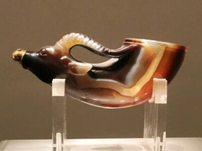 镶金兽首玛瑙杯 唐
现藏于陕西历史博物馆
