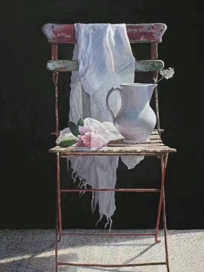 科林·弗雷泽（1956年生于英国格拉斯哥）是一位卓越的蛋彩堪培拉（egg tempera）画家，以细腻的光影效果与情绪氛围而闻名，现长期定居瑞典伦德，并活跃于欧美多个艺术市场。