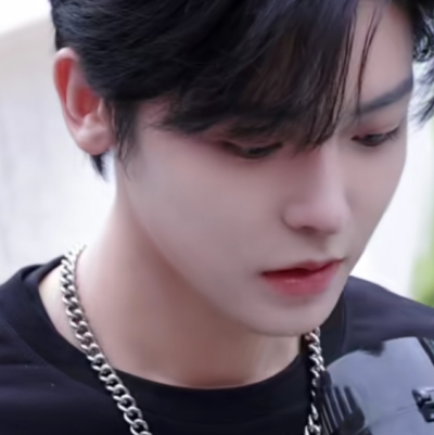 躲起来，去哪...