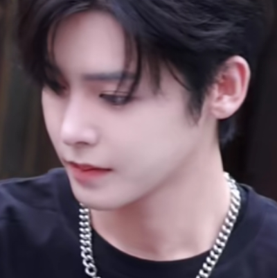 躲起来，去哪...