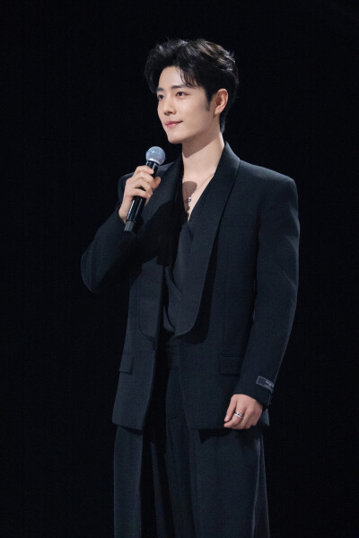 细品生活诗意，勾勒寻常光影。同@肖战 携手希望的点亮者，见证网络视听传递的美好与梦想。#中国网络视听盛典# ​​​