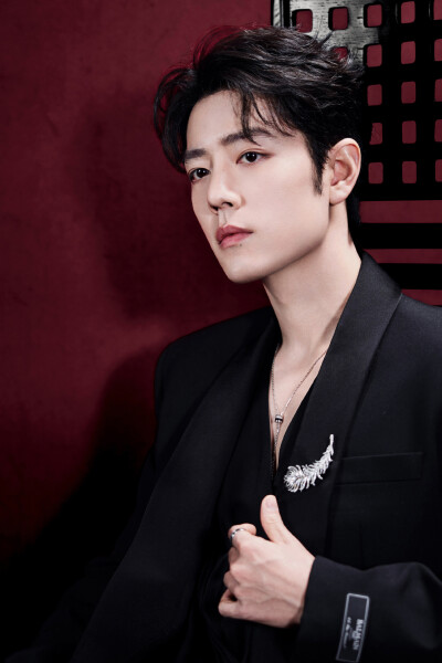 光影捕捉，赴一场视听之约。今晚与@肖战 一起以匠心守初心，聆听时代声音，见证文艺绽放。#中国网络视听盛典# ​​​