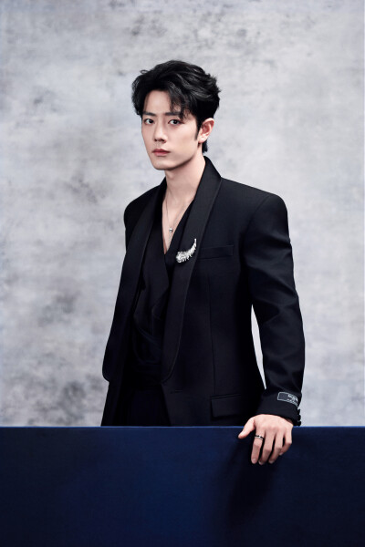 光影捕捉，赴一场视听之约。今晚与@肖战 一起以匠心守初心，聆听时代声音，见证文艺绽放。#中国网络视听盛典# ​​​