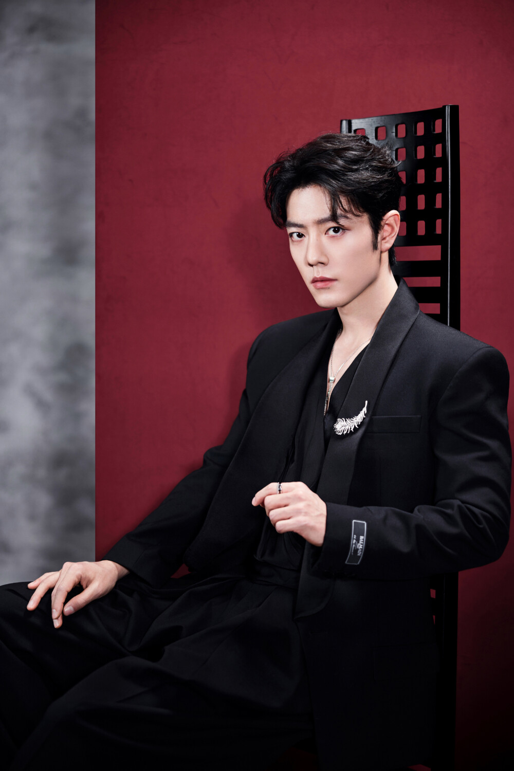 光影捕捉，赴一场视听之约。今晚与@肖战 一起以匠心守初心，聆听时代声音，见证文艺绽放。#中国网络视听盛典# ​​​