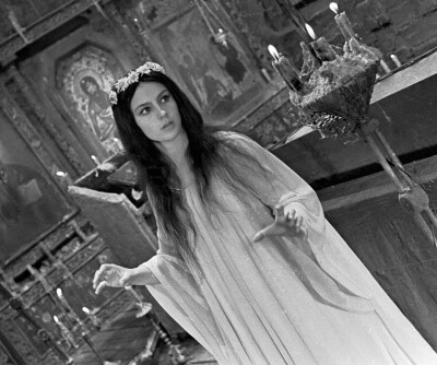 纳塔利娅·瓦利
Natalya Varley
1947年6月22日
罗马尼亚,康斯坦察
1967苏联电影《邪灵》