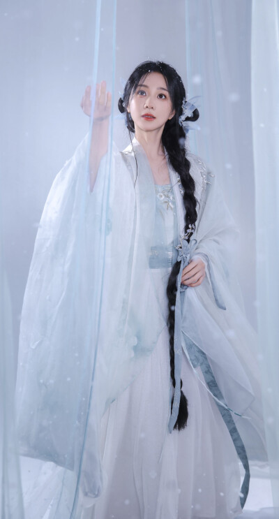 胡意旋《成何体统》谢永儿